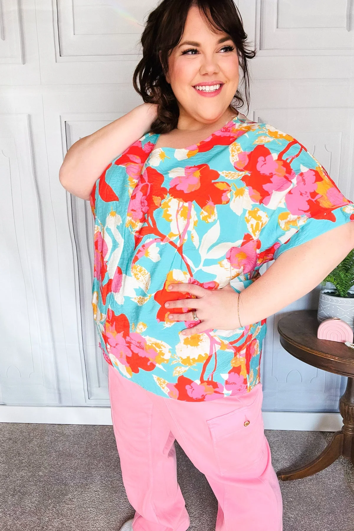 Weekend Ready Aqua & Coral Floral V Neck Woven Top (Open Pack) - Image 8