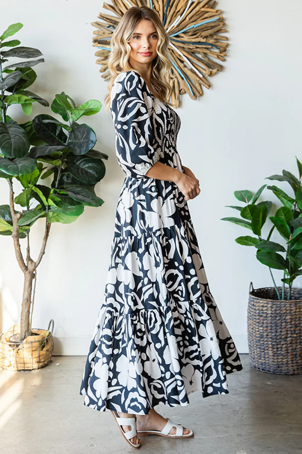 BLACK FLORAL PRINT TIERED LONG DRESS FEATURING SQUARE NECNKLINE - Image 4