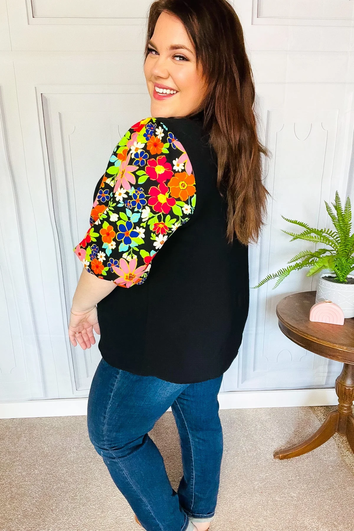 Eyes On You Black Floral Puff Sleeve V Neck Top (Open Pack) - Image 10