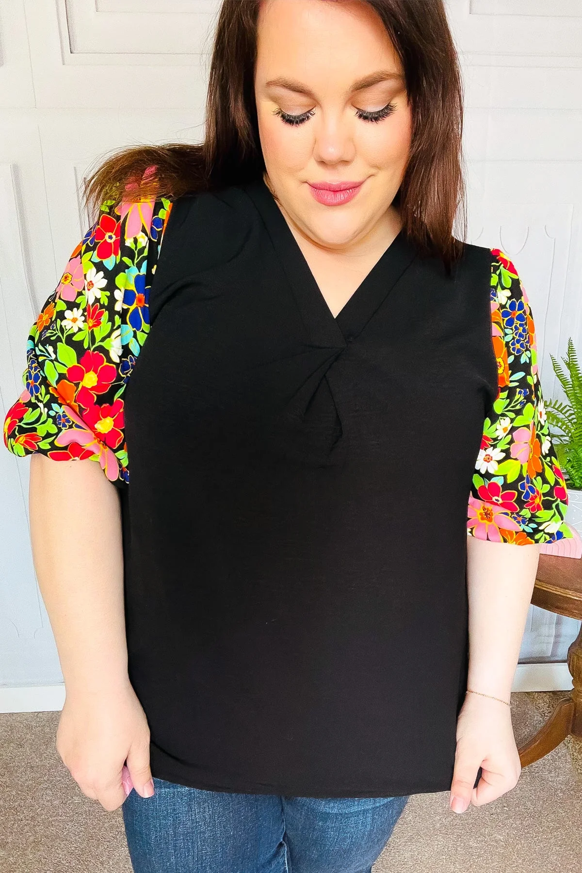 Eyes On You Black Floral Puff Sleeve V Neck Top (Open Pack) - Image 15