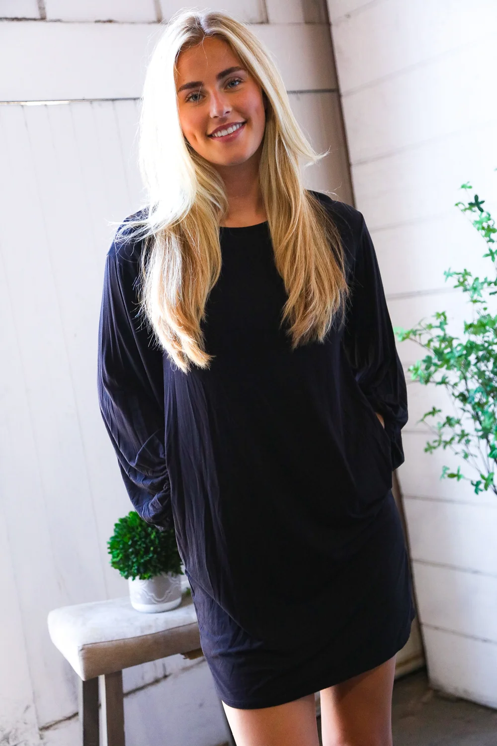 Black Solid Bubble Sleeve Pocket Dress - Image 4