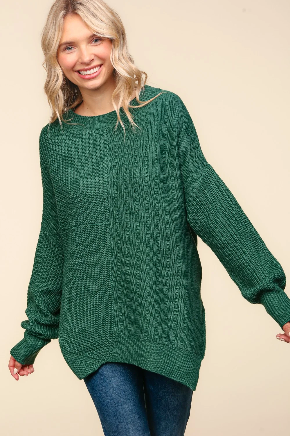 Hunter Green Round Neck Solid Patterned Asymmetric Hem Sweater - Image 3