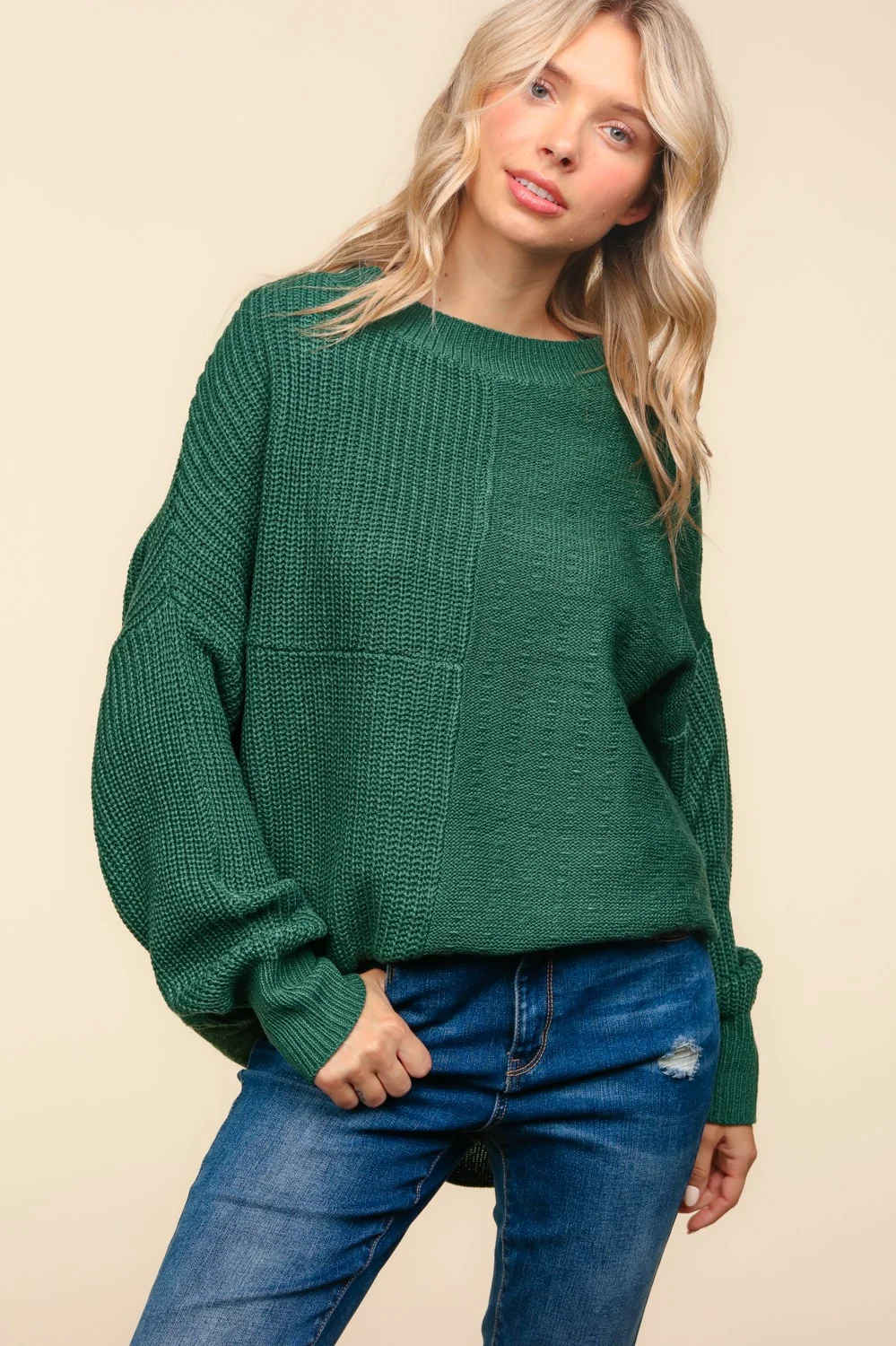 Hunter Green Round Neck Solid Patterned Asymmetric Hem Sweater - Image 4
