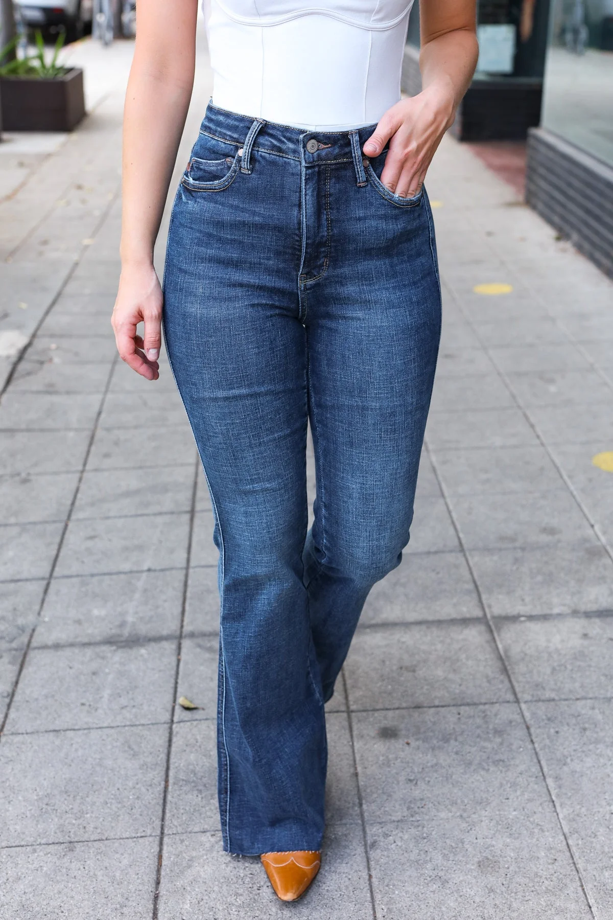 Judy Blue Dark Wash High Rise Flare Back Pocket Detail Jeans (Open Pack) - Image 6