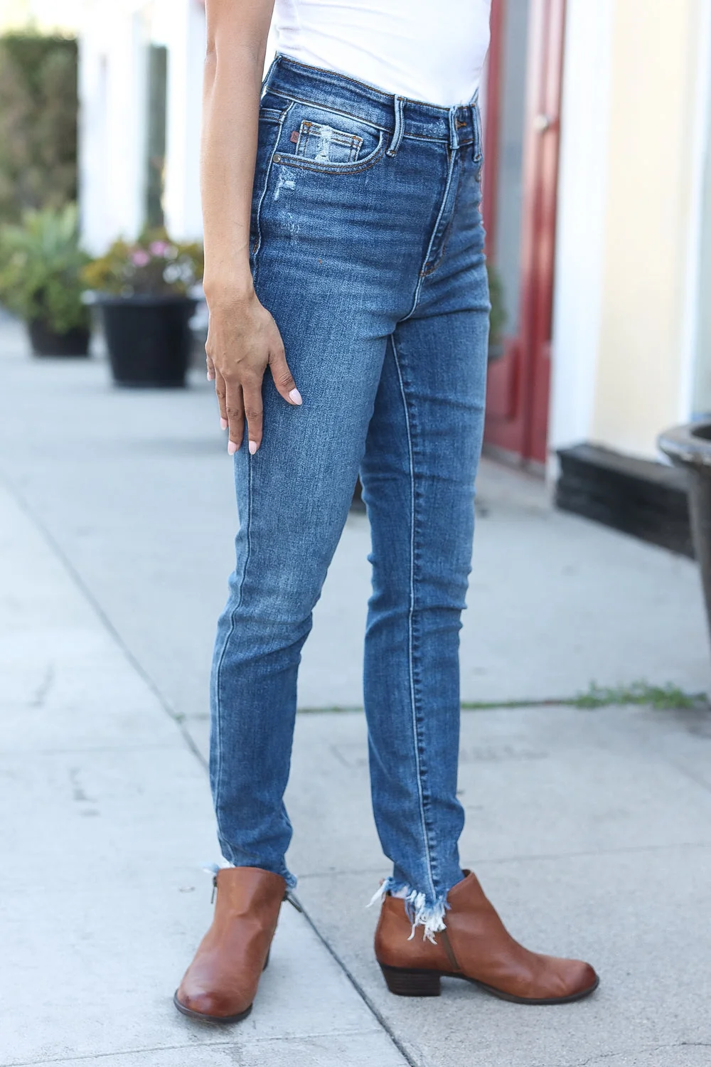 Judy Blue Dark Wash Mid Rise Minimum Distressed Straight Leg Jeans (Open Pack) - Image 10