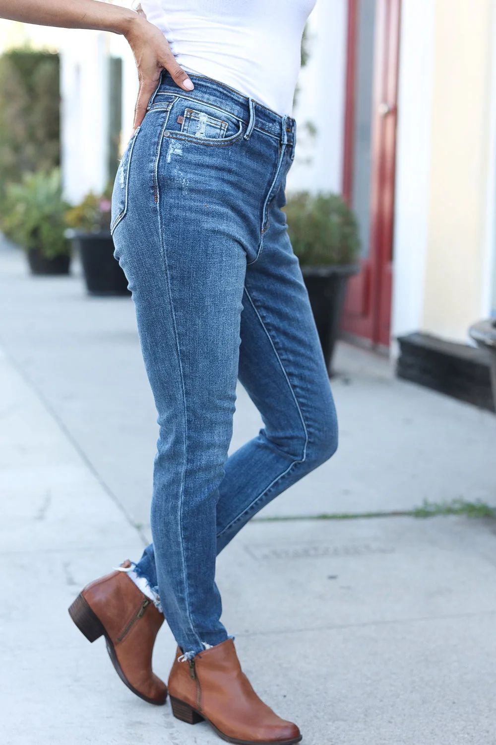 Judy Blue Dark Wash Mid Rise Minimum Distressed Straight Leg Jeans (Open Pack) - Image 13