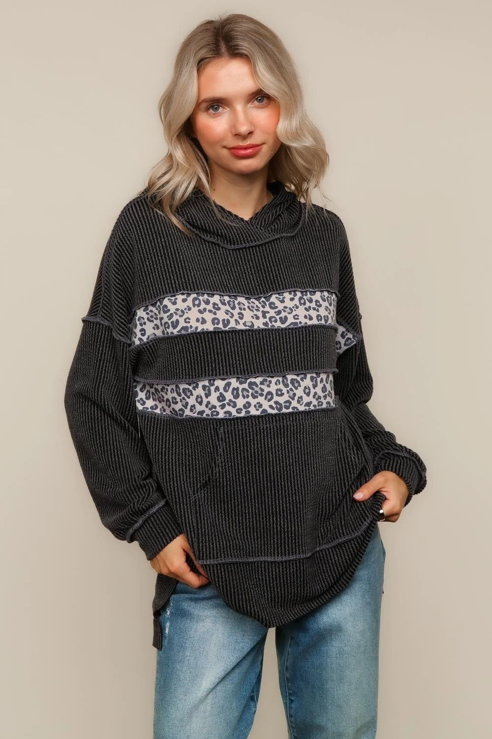 LEOPARD PRINT COLOR BLOCK PULLOVER HOOODIE - Image 3