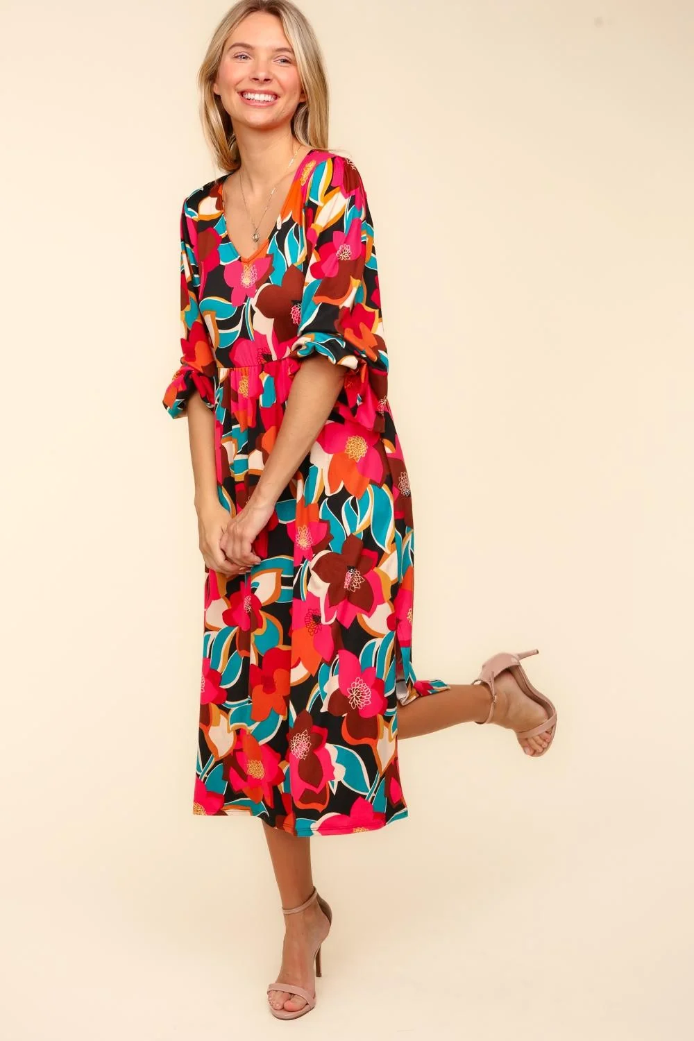 MAGENTA FLORAL FIT AND FLARE W/ SIDE POCKETS AND SLIT - Image 7