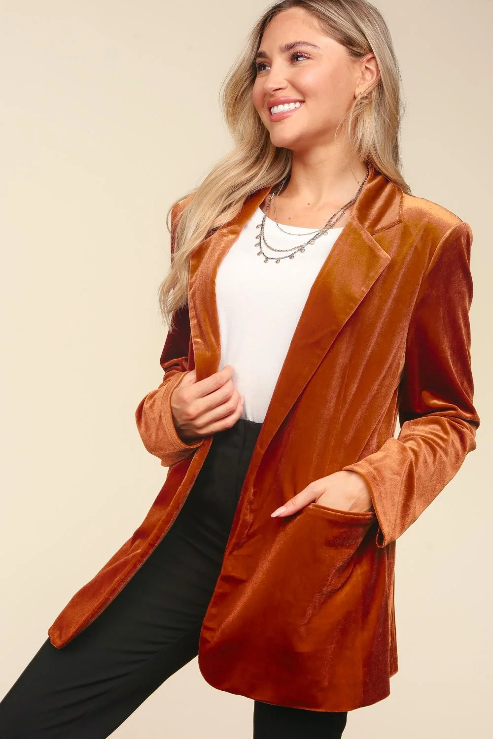 COLLAR AND LAPEL SOLID VELVET BLAZER JACKET - Image 8
