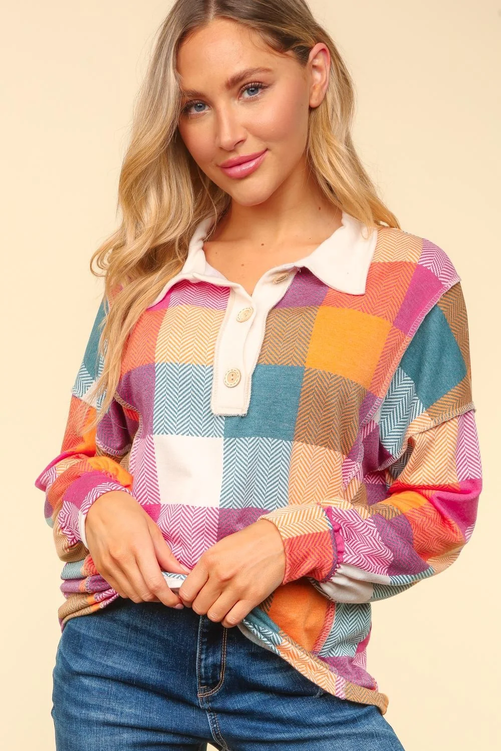 PLUS COLLARED PLACKET WASHED PLAID KNIT TOP - Image 5