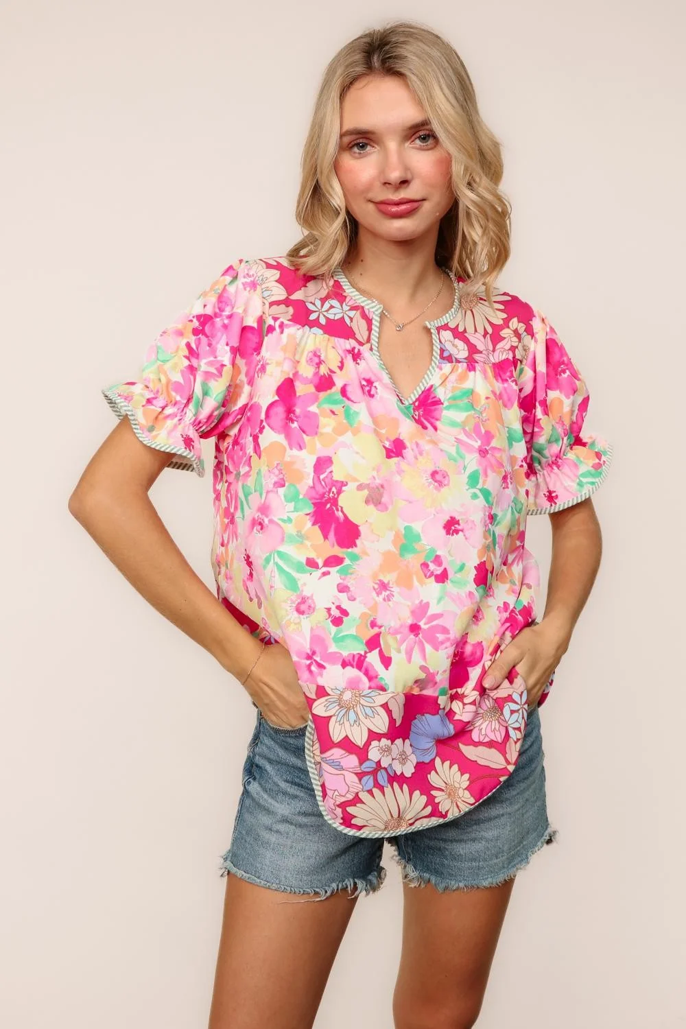 FLORAL BLOUSE W/ STRIPE CONTRAST BINDNG DETAIL - Image 2