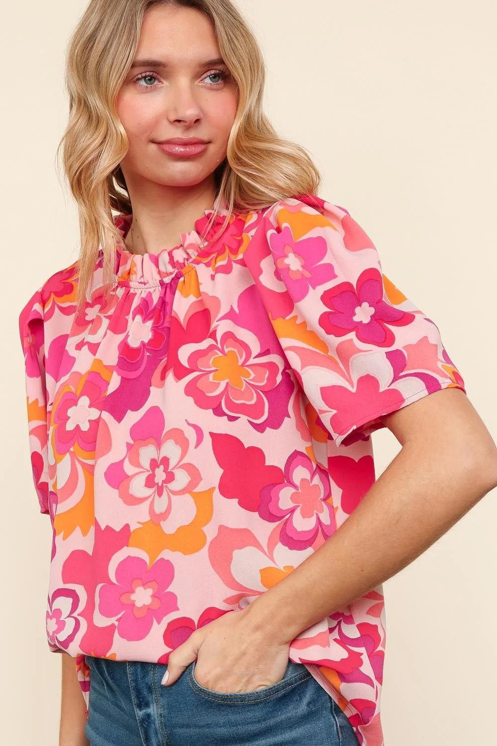 FLORAL PRINT WOVEN BLOUSE W/ BACK BUTTON DETAIL - Image 3
