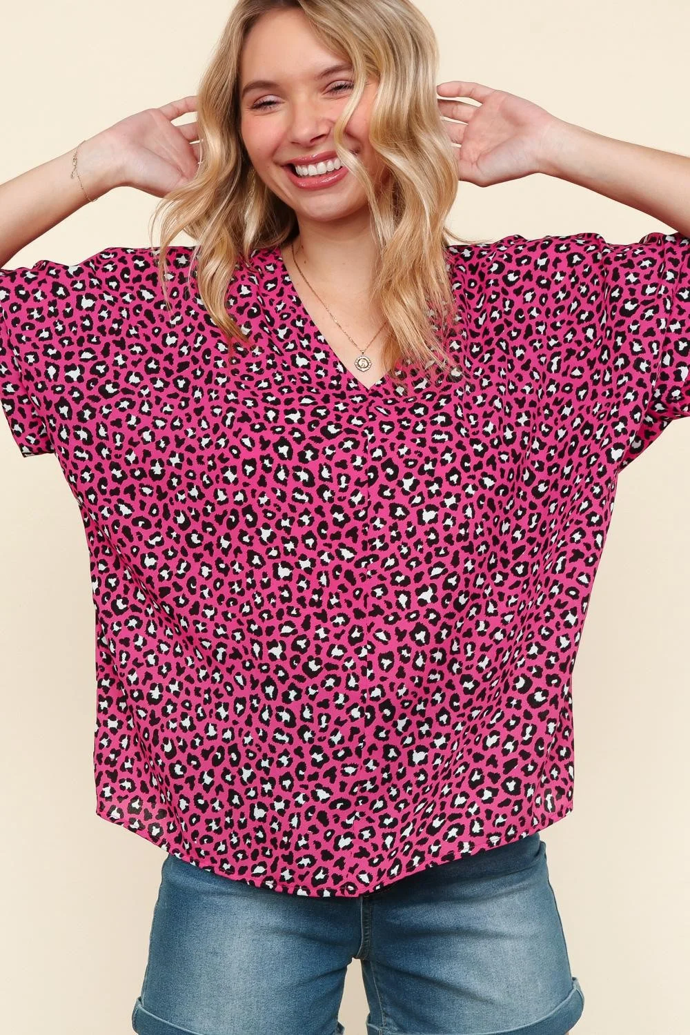 LEOPARD V NECK WOVEN BLOUSE W/ SHORT SLEEVES - Image 4