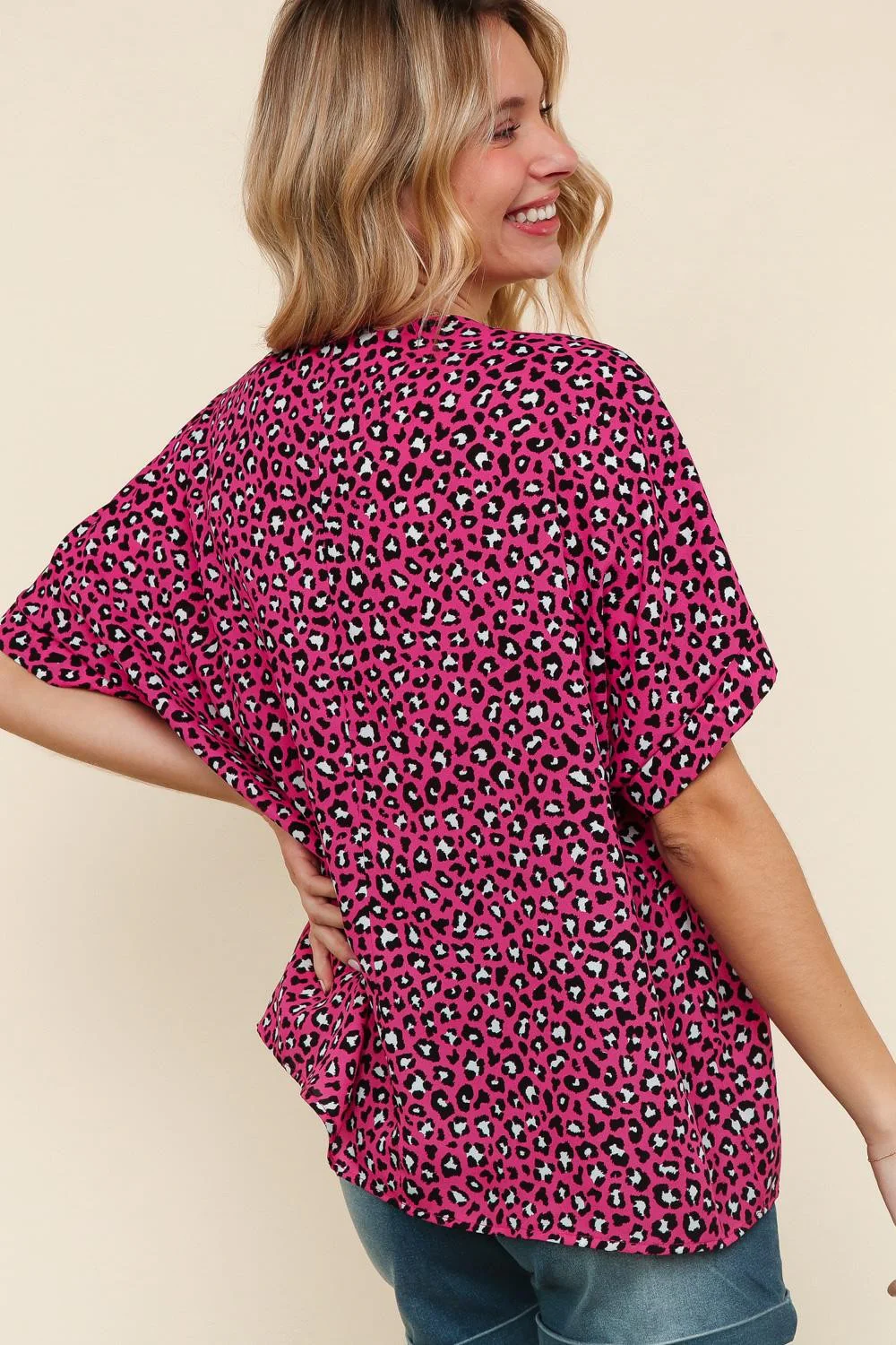 LEOPARD V NECK WOVEN BLOUSE W/ SHORT SLEEVES - Image 3