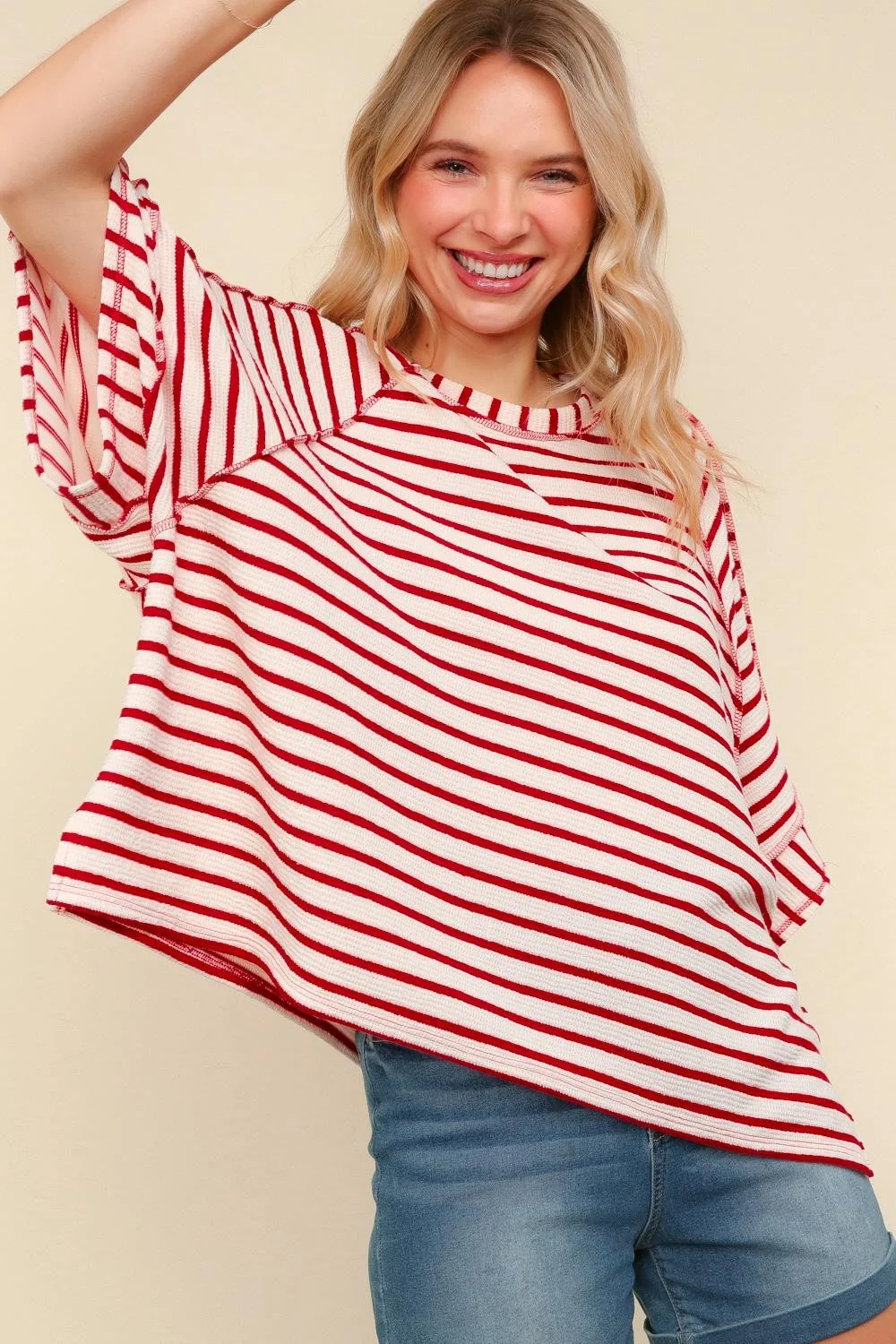 RED OVERSIZED TOP W/ OUTSEAM REVERSE STITCHES - Image 4