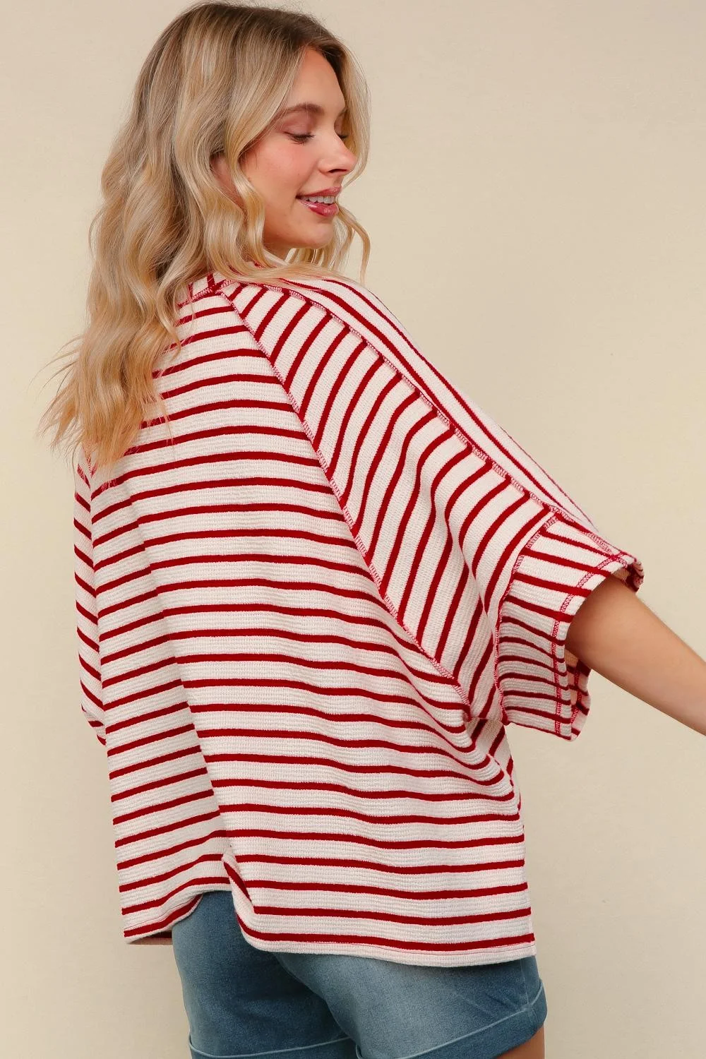 RED OVERSIZED TOP W/ OUTSEAM REVERSE STITCHES - Image 6