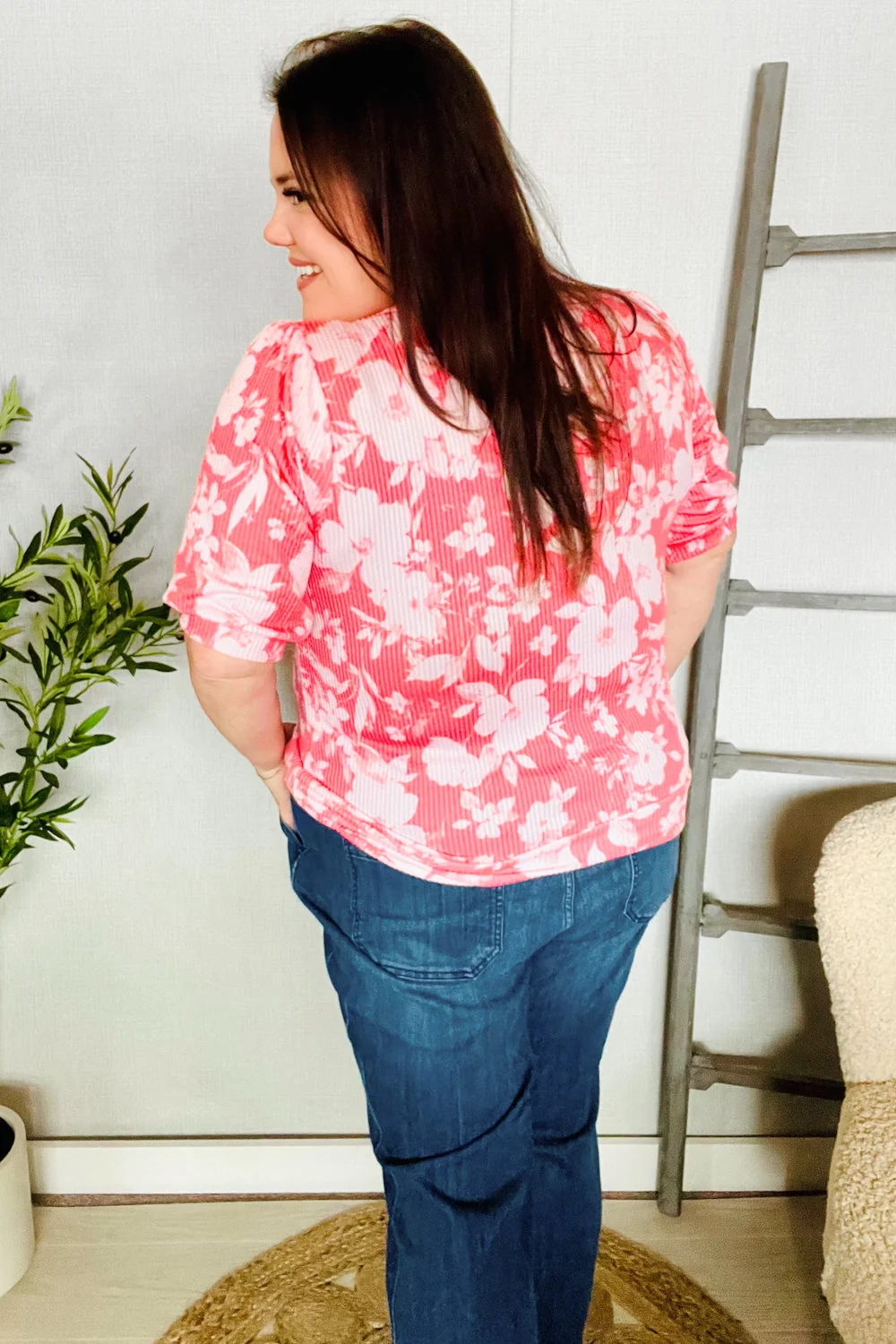 Spring Vibes Coral Wavy Rib Puff Short Sleeves Floral Top (Open Pack) - Image 10
