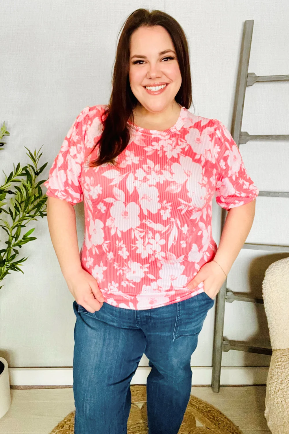 Spring Vibes Coral Wavy Rib Puff Short Sleeves Floral Top (Open Pack) - Image 3