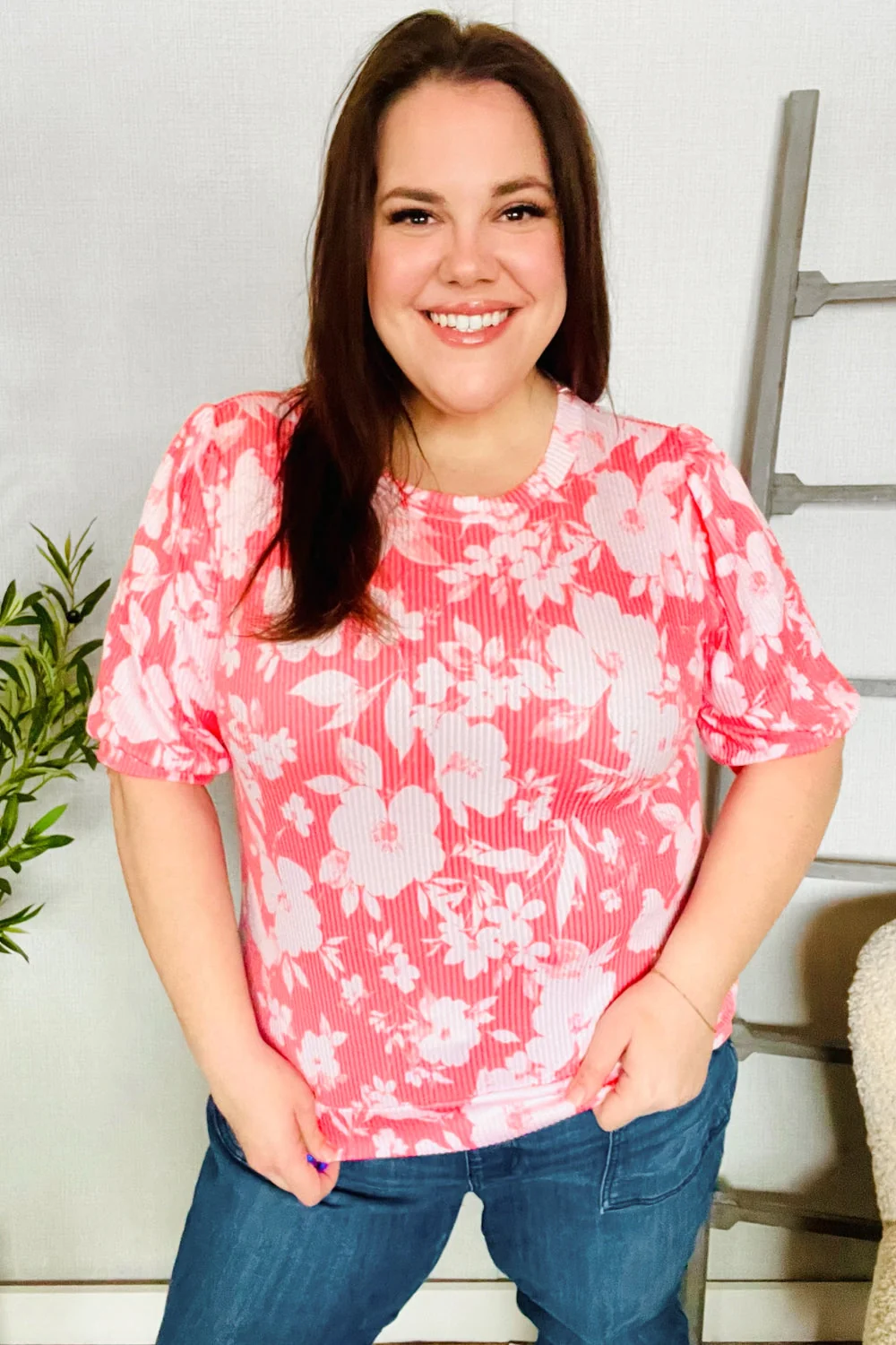 Spring Vibes Coral Wavy Rib Puff Short Sleeves Floral Top (Open Pack) - Image 4