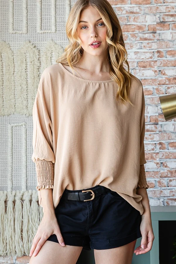 TAUPE SMOCKED THREE QUARTER BAND TOP